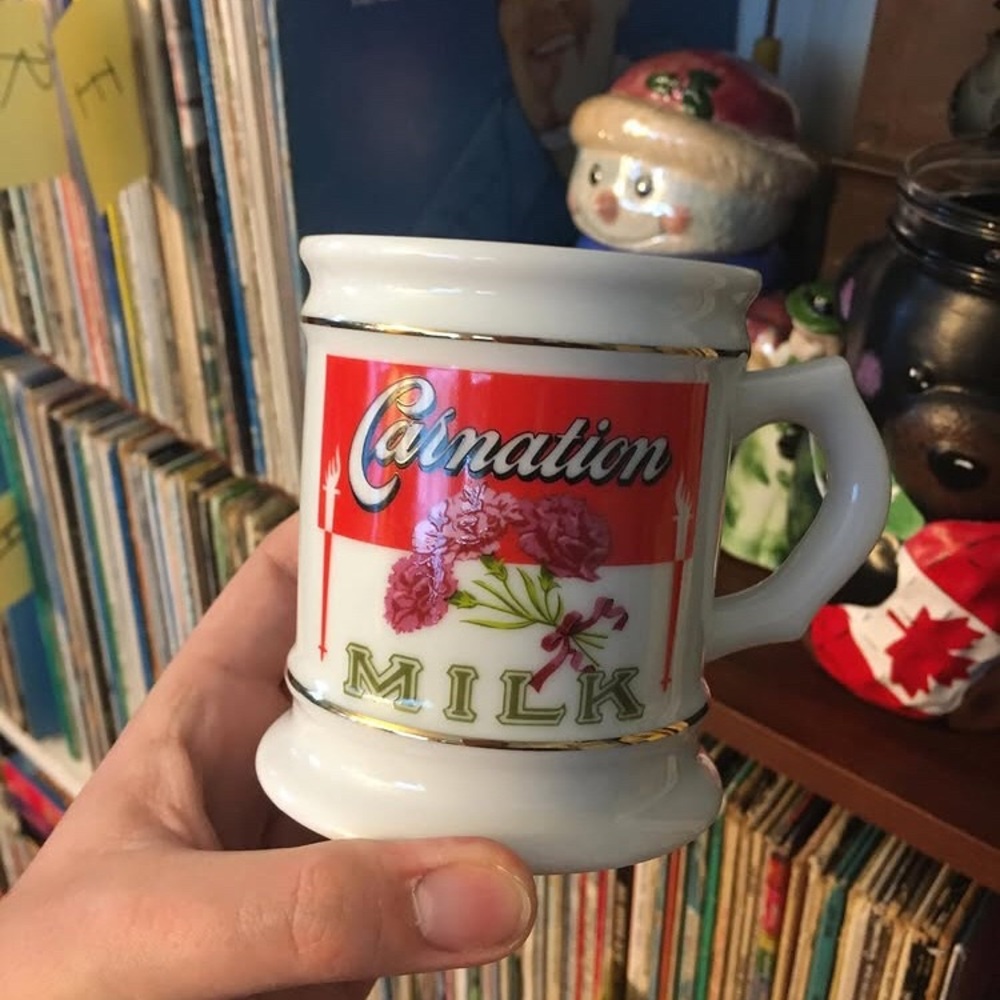 1984 Franklin M I N T “Carnation M I L K “ mug